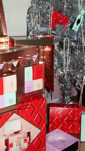 A full makeup look with the NEW M·A·C Holiday Advent Calendar. This year’s holiday calendar is loaded with 24 skincare makeup goodies in full and mini sizes. Get yours and complete your 24 days of M·A·C magic 🪄 #GIFTMAC #MACHoliday #MACCosmeticsPH | M·A·C Cosmetics