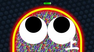 Slither.io 疯狂贪吃蛇第25弹，看我的蛇皮走位～