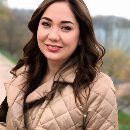 Hi! I'm Vira, 34, from Nikolaev. ✨ I'm a warm and positive woman. I'm looking for a confident and kind man to share life's simple joys and build something meaningful together. ❤️Is it you? Let’s connect! https://t.co/txAOfYb1OE#UkrainianWomen #InternationalDating #Dating