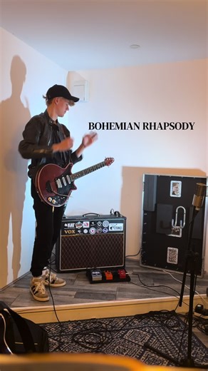 Discover Bohemian Rhapsody's Guitar Solo Techniques
