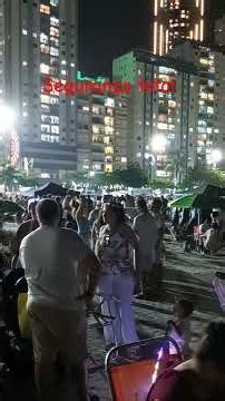 Segurança nota mil na Praia central pro Réveillon, balneário Camboriú sc Brasil.