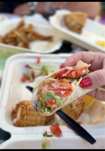 Lake Havasu just got a lobster food truck and obviously we had to try it out!🦞 Ordered the Connecticut Roll, Garlic Butter Roll, and Lobster Tacos… The tacos were my personal fave because I love a lot of texture when I eat. My husband is a classic kinda guy so his personal fave was the Connecticut Roll which was a butter lobster roll. My son liked everything because he’s a pre-teen boy and just give him food. Also: upgrade to the corn. You’ll thank me later. 📍201 Swanson Ave. | Lake Havasu Cit