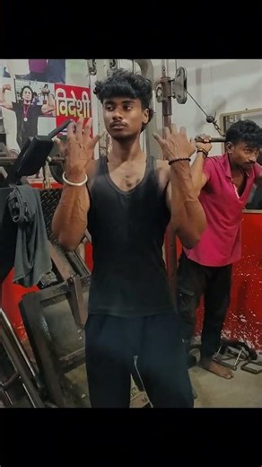 look at my veins 🕸️ #gym #shorts