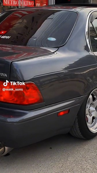 1995 AE101 Corolla Overview and Features