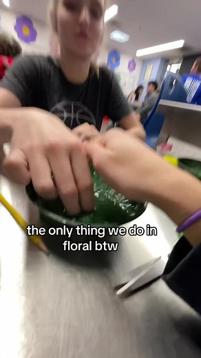 Floral Foam Uses in Arranging Flowers Effectively