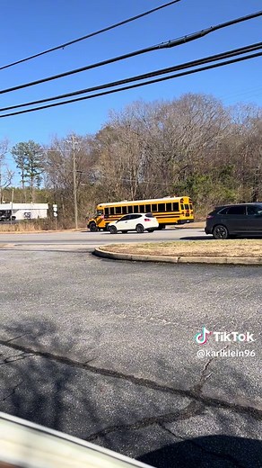 Ugh #idiots need to learn the #law! #accpd #athensgeorgia #athens #schoolbus #schoolbusstop #busstop #schoolbusdriversoftiktok #dontpassastoppedbus #kids #schoolbusdriver #school #schoolbusrunners #schoolbussafety #busstoptiktok #busstops #children #schoollife #drivers #cars #trucks #peoplewatching