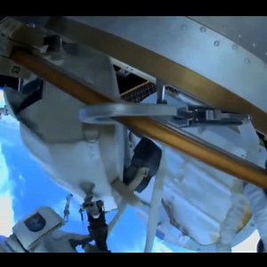 🌠🌠🌠 ISS - US EVA 85 🌠🌠🌠 C'est jour de sortie extravéhiculaire pour l'expédition 65. Les astronautes Nicole Mann 🇺🇸 et Koichi Wakata 🇯🇵 ont pour mission de terminer les travaux sur le support de montage du canal d'alimentation 1A en vue d'une future installation du panneau solaire IROSA. Vous pouvez suivre cette sortie en direct 🎬 👇 www.youtube.com/live/VFnE1bCQEyY?feature=share Franz - ISS83 🌠 🎥 Nasa | ISS83