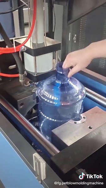 Semi automatic pet bottle blowing machine #blowingmachine #waterbottle #injectionmoldingmachines #bottleblowingmachine #bottleblowing