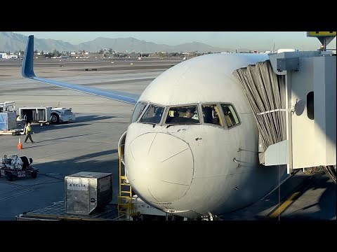 Flying on Delta’s Oldest 767-300 in First Class | PHX-ATL Trip Report
