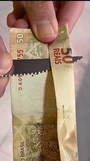 💰 Dá pra ganhar grana com construção e venda de imóveis? SIM. E sem abrir mão do seu tempo. Você sabia que é possível comprar um terreno, construir um imóvel e vender com lucro de R$ 100 a R$ 200 mil por projeto, mesmo sem ser da área? 🤯 Essa estratégia é baseada no mercado mais seguro do mundo: o imobiliário. E o melhor: você pode tocar isso no seu tempo livre. 📊 Como funciona o lucro? Tudo gira em torno do CUB (Custo Unitário Básico da Construção). Ele é o valor médio por metro quadrado, at