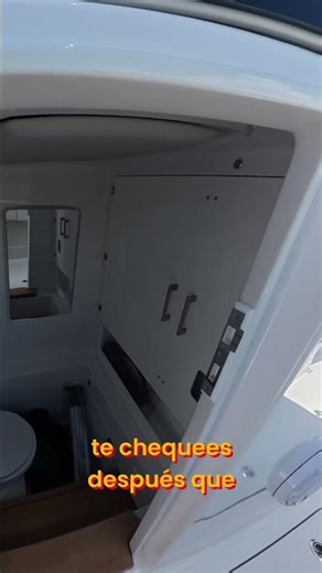 ¡Baño de barco con luces LED de ambiente y más! #shorts