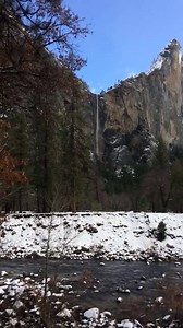 First snow of the season today in Yosemite Valley. ❄️ | Yosemite