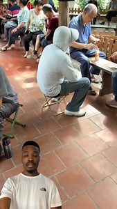 It’s a chair that folds into a bag 🪑🎒 One product, two functions, no wasted space Think about how long people wait in queues ⏳ Festivals 🎶 Events 🎟️ Anywhere with no seats Instead of standing for hours… You just unzip your bag and sit 😌 This product is trending right now 🚀 Videos of it are getting millions of views 👀 Which makes marketing it way easier Because the demand is already there 📈 This isn’t just a chair It’s a viral problem solver 💡 | Xolani Lindo