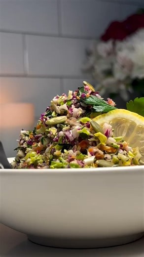 Detox Salad Recipe 🥗 INGREDIENTS: •2 c Kale •2 c Broccoli, roughly chopped •2 c Brussel Sprouts, roughly chopped •2 c Red Cabbage, roughly chopped •1 c Carrots, roughly chopped •1 c Cauliflower, roughly chopped •1/2 c fresh parsley •6 oz Almonds •4 oz Pumpkin or Sunflower Seeds For the dressing: •3 T Olive Oil •½ c Lemon Juice •1 T fresh Ginger, minced •1 T Dijon Mustard •2 t Honey •¼ t Sea Salt DIRECTIONS: 1. Add ingredients 1-7 to a food processor and process until finely chopped and mix toge