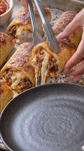 🥖🧀 Cheesy Beef Roll-Ups 🧀🥖