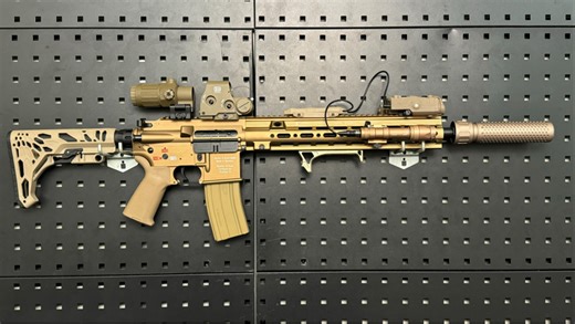 【沙色HK416+LDT金属机匣+速凌无刷电机钢切齿秒30+金属7075火控波箱+金属10.5寸MK15鱼骨+金属HHS组合瞄】+金属镭射手电+PEQ电池盒