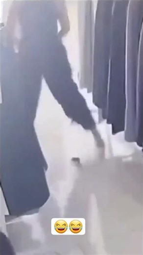 MOUSE RUNS UP LADYS PANTS LEGS #funny #popular #viral #history