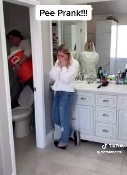 Pee prank!!! Enjoy 😂😂😂😂
