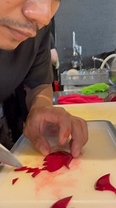 146K views · 1.4K reactions | How to cut beetroot to make a bird, basic style礪 #chef #skills #birds #beetroot วุฒิชัย โสดา | Aum Wudthichai Soda | Facebook
