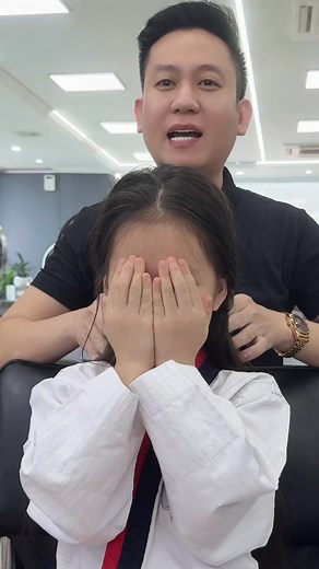 Con gái xinh nhất nhì trong lớp đi hiến tóc làm đốn tim các cô chú rồi | 1900 Hair Salon