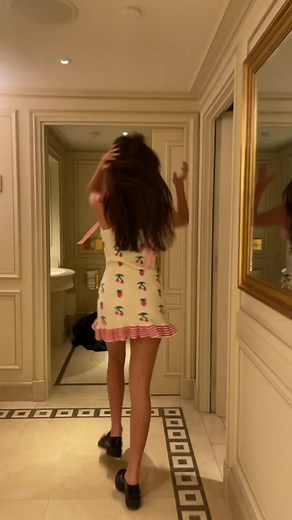 Lily Chee (@lilychee)’s videos with Breakin my heart - Danny