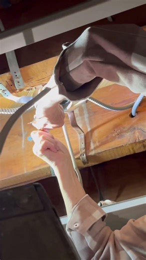 How the homeowner using a wire nut! ‪@HomeRenoVisionDIY‬ ‪@Shorts‬ ‪@viralhog‬ ‪@electricianu‬