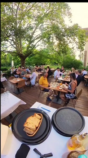 Nobody knows where and when I will sing opera.Why I am doing this? Because I want to connect more people with classic music and make them go to operas. Operas need more attention in our days and there are still people, who think that this kind of music is for a minority. BUT IT IS FOR EVERYBODY!So enjoy my performance and I hope you will be there one day when I am singing somewhere and then tell me: "Ricardo, you made me go to an opera!" Then I am more than happy (#opera #music #musica #suddensi