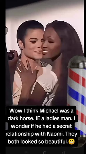 Wow look how Michael was looking at Naomi. I bet they dated ohhh la la haha. They both looked so beautiful and so young. Awww. I think me thinking he might have been gay is totally wrong. Look how he looking at her hahahaha. I bet he had many many secret affairs haha. Mr quiet.😁😁#naomicampbell #michaeljackson #relationships #romance