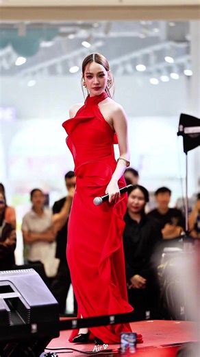 Beautiful girl in red PERFECT CHRISTMAS WITH TKNUR #TheGreatNewYearxTKNur #TKphinyanech #nurdesoraya