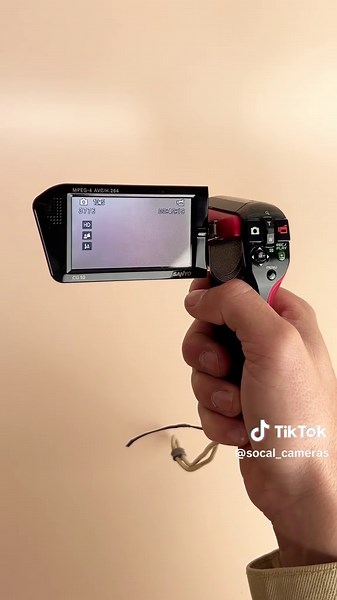 Discover the Sanyo VPC-CG10: A Retro Gem