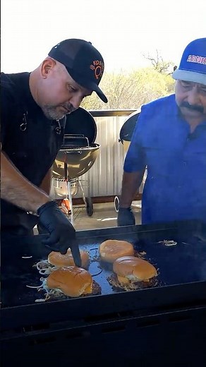 Oklahoma Onion Burgers with ‪@ArnieTex‬ | Kosmos Q