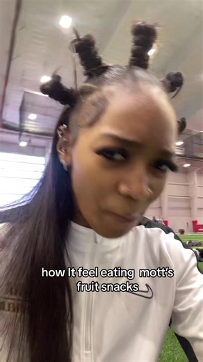 Enjoying Mott's Fruit Snacks: A Crunchy Delight