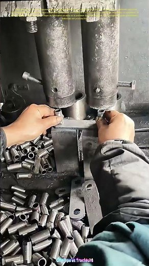 Assembler les maillons : la chaîne de fabrication des pièces métalliques