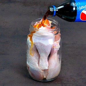 1M views · 9.2K reactions | Раньше никто ничего подобного не делал! Лучше, чем KFC! Ингредиенты: куриные ножки: 6 шт. Пепси: 0.5 л мука: 300 г кукурузный крахмал : 200 г орегано: 5 г сладкая паприка : 5 г соль: 5 г черный перец: 3 г яйца : 2 шт. вода: 200 мл | Appetitno TV | Facebook