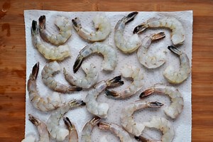 Can you freeze cooked shrimp with the heads? [2025] | QAQooking.wiki