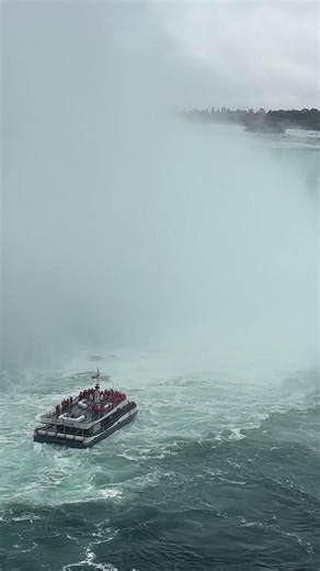 Rainy and windy but still beautiful Niagara Falls #Amazing #beautiful #travel #fblifestyle | Anelyn Antatico Apellado