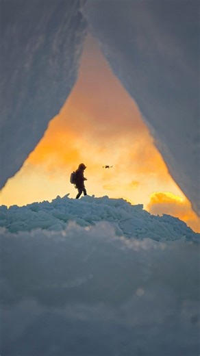 Artūrs Mengots on Instagram: "Lieliskais saullēkts Ragaciema piekrastē. Montējot video kopā sajūtas kā piedzīvots National Geographic cienīgs mirklis 🥶 . . . #dji #latvia #drone"