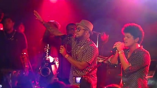 Moonshine (first live) - Bruno Mars