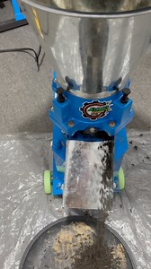 Farm owner ka ba? Gusto mo ba mura pero quality feeds? Ito na ang sagot! PELLETIZER MACHINE 4 ROLLERS 🔥🌱 ✅ Murang production cost ✅ Home-made feeds ✅ Solid investment For inquiries: 0951-338-3304 Available for shipping nationwide! #agropinoytv #FarmSolutions #pelletizing | Agro Pinoy Tv