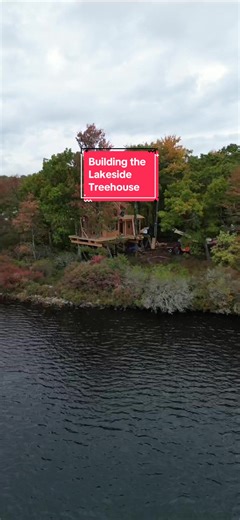 We recently wrapped on this Lakeside Treehouse 🚣Challenging logistics but incredible views nothing the Treehouse Masters can't handle #treehouse #treehouselife #cabin #lodge #lakehouse #building #carpentry #treehousemasters