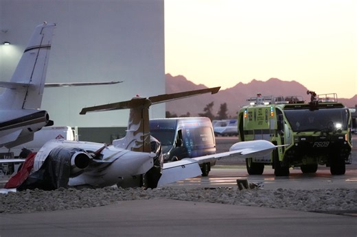 1 dead after private jets collide at Scottsdale Airport in Arizona