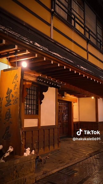 千と千尋の神隠しの幻想的な温泉旅館