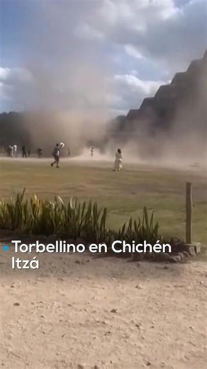 Azteca Noticias | Kukulkán se llenó de polvo | Torbellino sorprende en Chichén Itzá Visitantes de la zona arqueológica de Chichén Itzá, en Yucatán, fueron... | Instagram