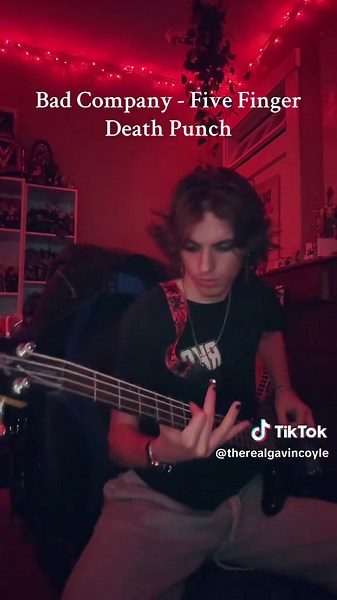 BAND UPDATE - I’m learning how to play bass🥹🎸 - #therealgavincoyle #foryourpage #fyp #startingaband #learningbass #basstok #bassguitar