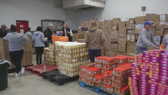 Empty Pantry Fund packs holiday meals