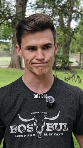 Koben Hofmeyr on Instagram: "Julle was goed vir my gewees. Ek sê net dankie, en ek vra dat julle nou ook eerder die tyd saam jou geliefdes geniet. Ons raak so vasgevang in videos (veral daai gestremde Koben se simpel videos 🙄) dis nou tyd dat ons die lewe weer beleef en waardeer. Terwyl ons nog hier is. Terwyl ons geliefdes nog met ons is. Geseënde Kersfees en mag die Here julle seën in die nuwe jaar. Sien julle in 2026. Seën en vrede Koben 🙏🏼"