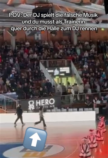 Intervalltraining für Trainerinnen 🙂🎧🏃🏻‍♀️💨 #gardetanz #auftritt #fasching