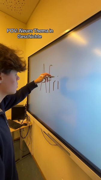 Exploring New Topics in History at a City School in Hamburg