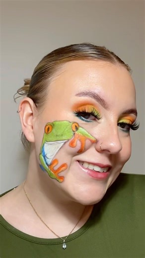 Makeup X Red-eyed tree frog #makeup #creativemakeup #frog