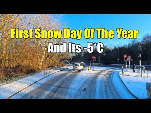 First Day Of Snow And The Roads Are Chaos!! | Vlog 489